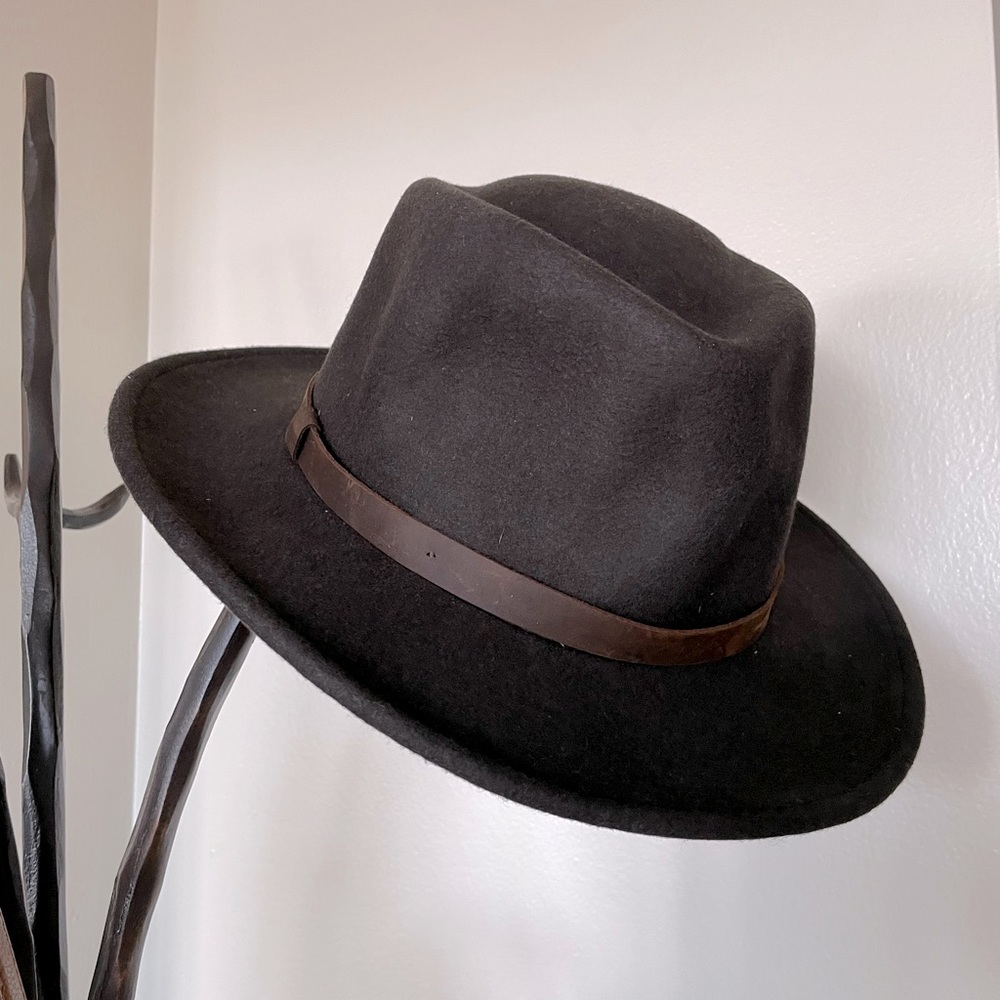 Felt winter western / cowgirl hat. Brown. Size XL. Never worn.